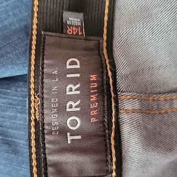 TORRID SKY HIGH SKINNY JEAN - PREMIUM STRETCH/ 14R. - Picture 9 of 14